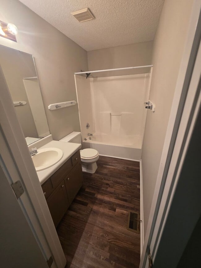 Building Photo - 210 Candlebrook Dr