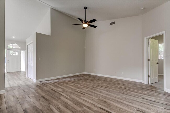 Building Photo - 10426 Springrose Dr