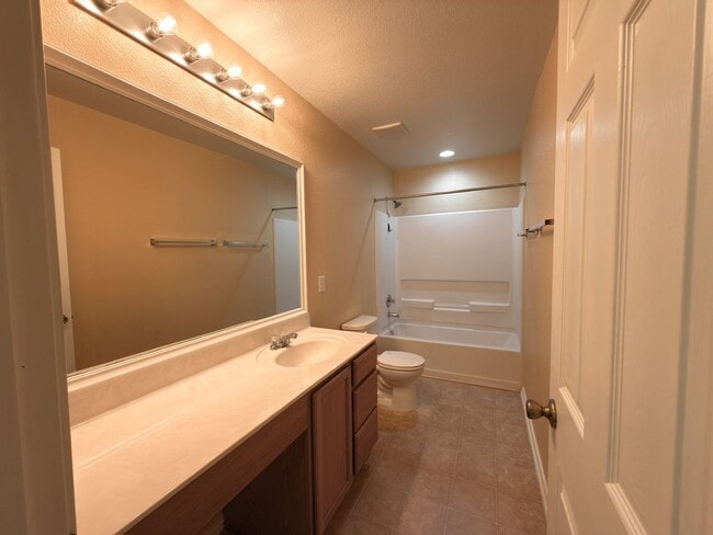Building Photo - University Park - 5 bedrooms, 3-1/2 Baths