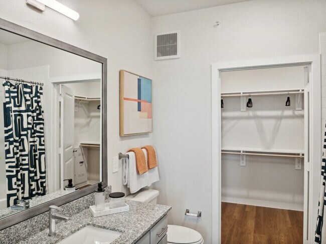 Building Photo - 8 Weeks Free Rent + Up to $1,000 GC!