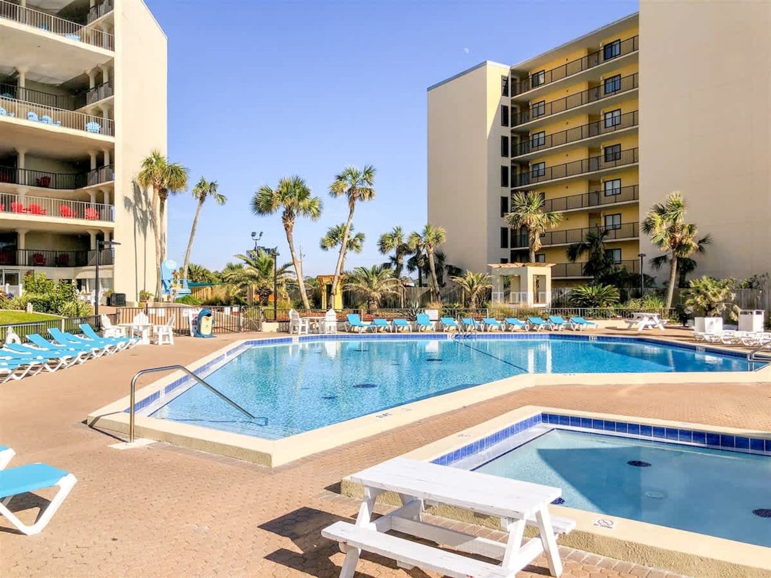 Building Photo - 8817 S Thomas Dr