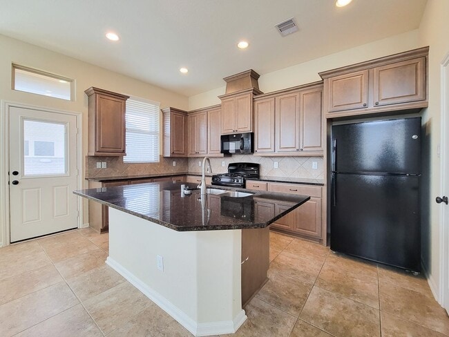 Building Photo - NEW 3 BEDROOM 2.5 BATH 2 CAR GARAGE HOME I...