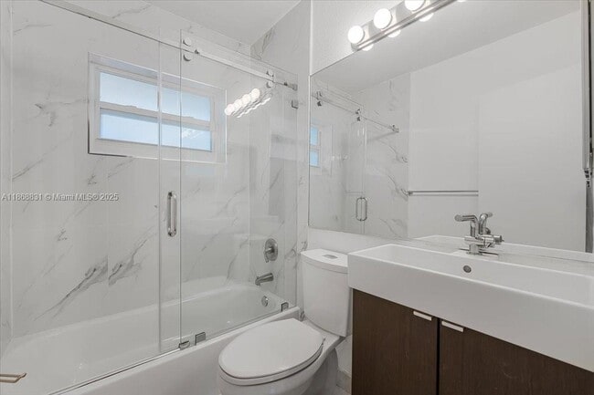 Building Photo - 613 NE 17th Terrace