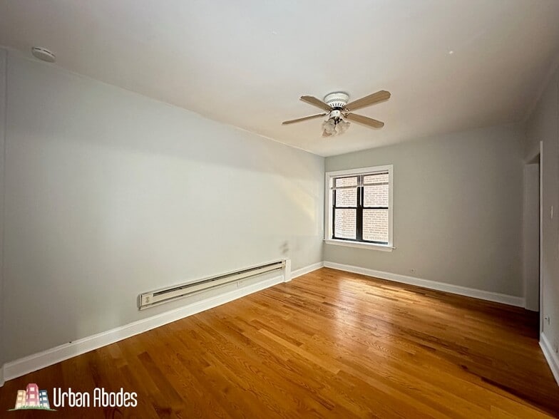 Building Photo - 3721 N Pine Grove Ave