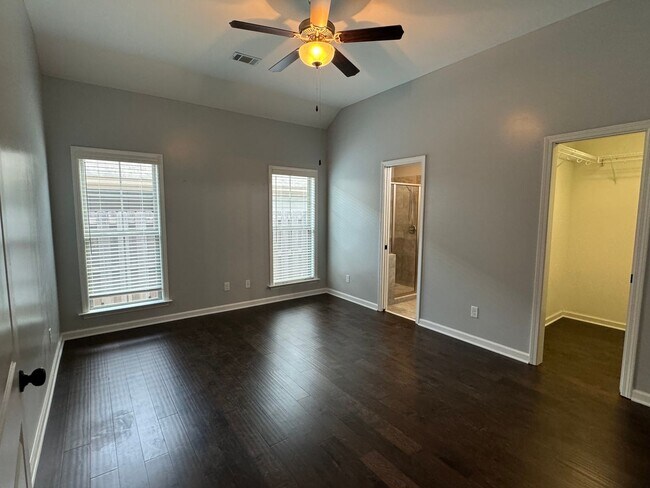 Building Photo - Incredible 3-Bedroom in Grand Park!!
