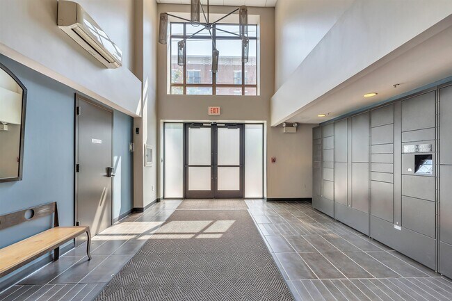 Building Photo - 1300 Grand St