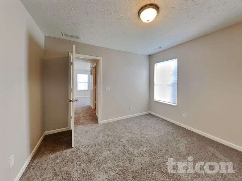 Building Photo - 10348 Hunters Crossing Blvd