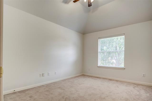 Building Photo - 2304 Greenview Dr