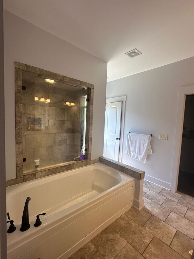 Building Photo - 1089 Garnet Dr