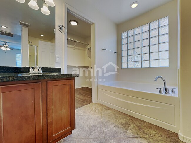Building Photo - 4717 S Antonio