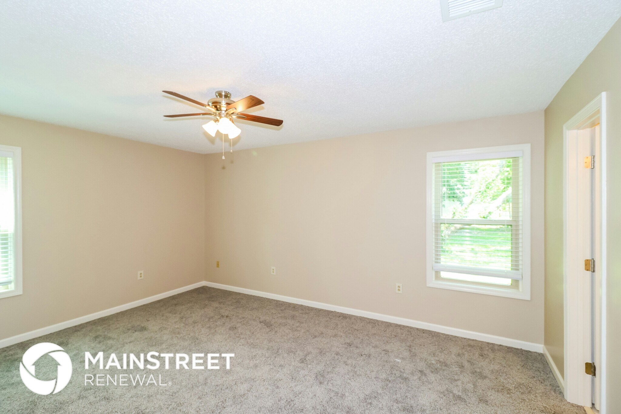 Building Photo - 5829 Lake Port Dr