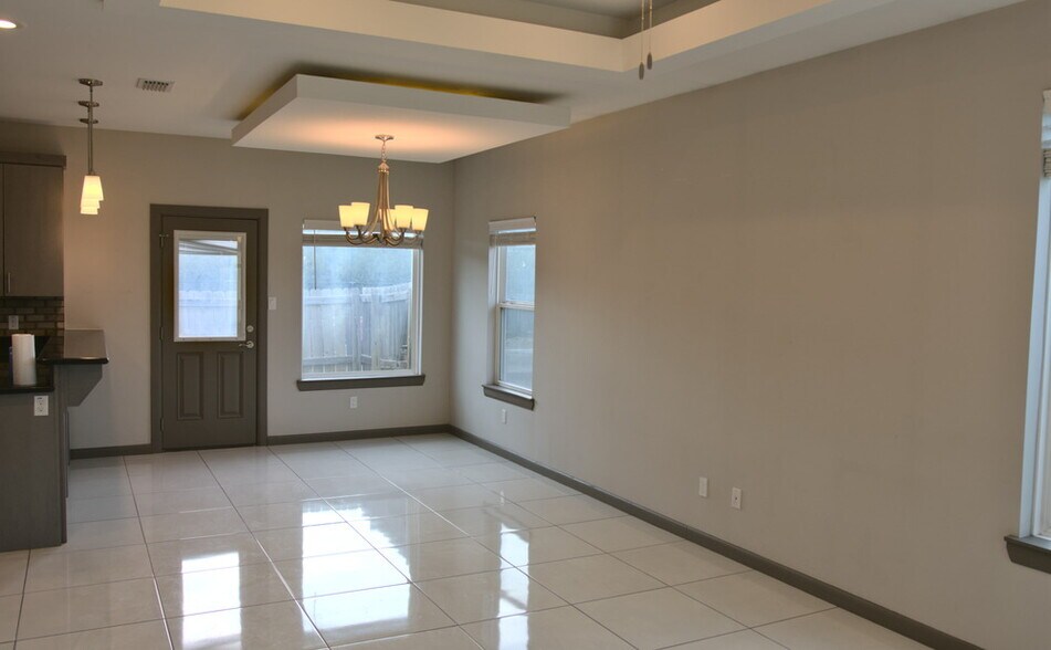 Building Photo - 4012 Whitewing Ave