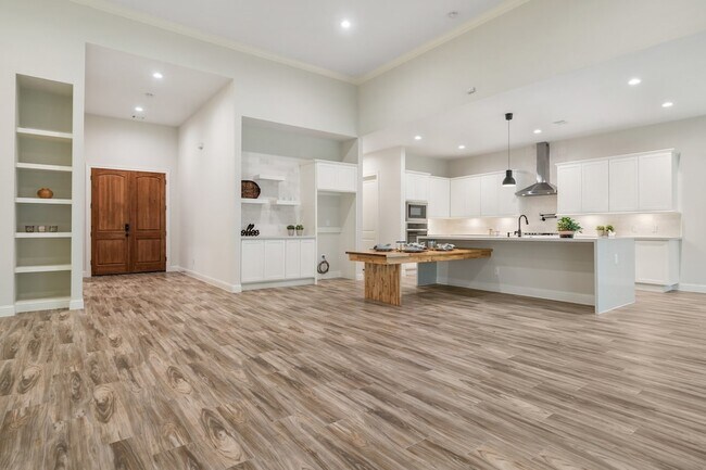 Building Photo - 12110 S Tara Plantation Dr