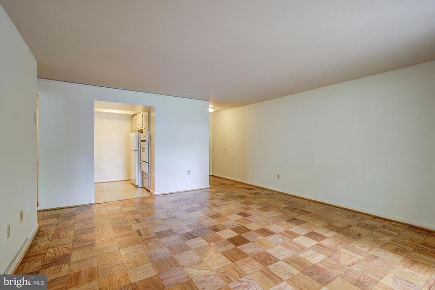 Living room - 10200 Rockville Pike