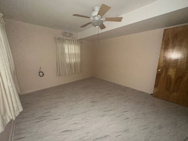 Building Photo - Available NOW - 4 beds/ 2 baths - $2,000/mo