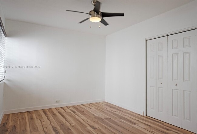 Building Photo - 2383 Flamingo Dr