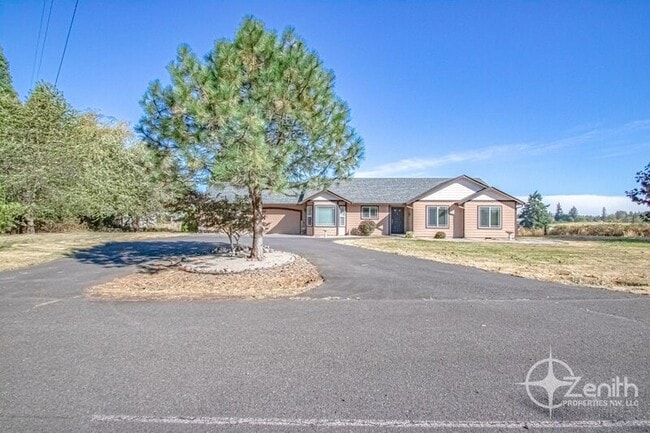 Building Photo - 516 NE 199th St