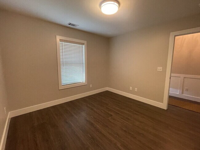 Building Photo - "Charming 4-Bedroom Retreat in Anderson with Spacious 1760 Sq Ft Layout - Your Perfect Home Awaits!"