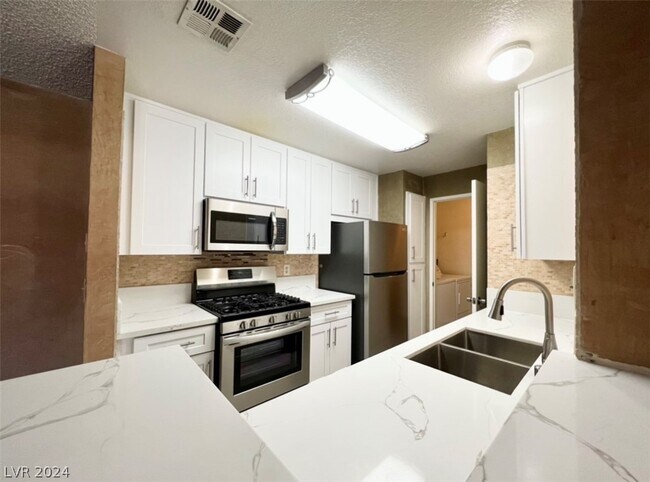 Building Photo - 2200 S Fort Apache Rd