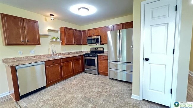 Building Photo - 705 Blue Heron Dr