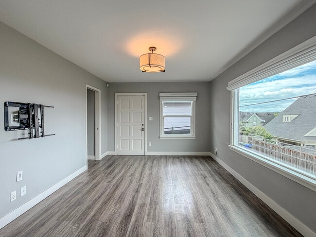 Building Photo - 2212 Rucker Ave