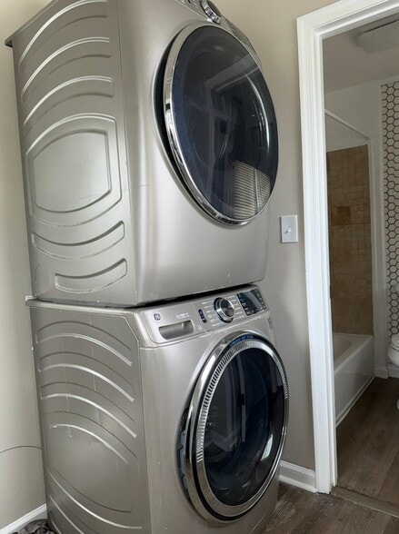 Building Photo - 123 Walnut Ave