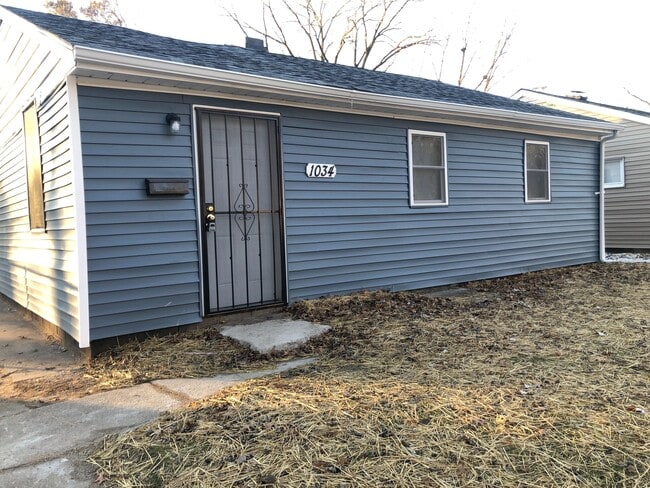 Building Photo - West Side of Gary Home Section 8 Welcomed