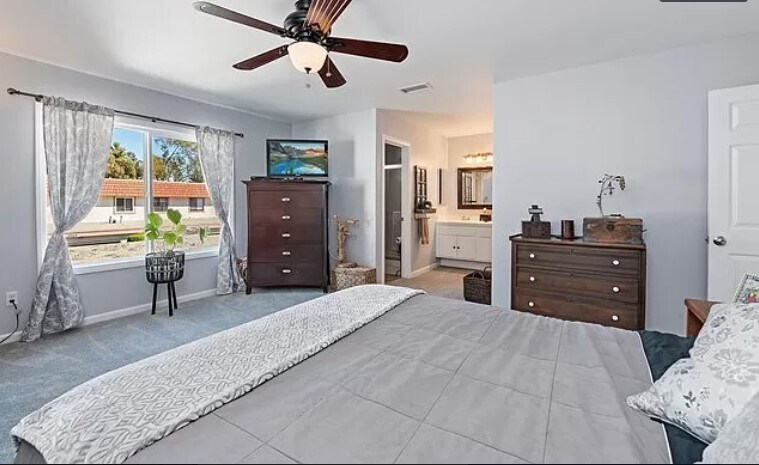 Building Photo - 3201 Via Pescado