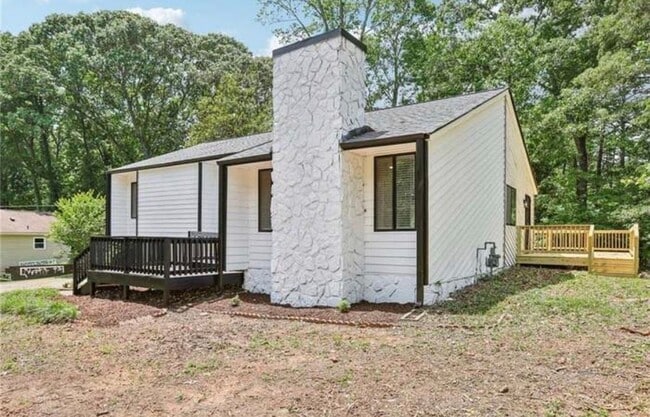 Building Photo - 5500 Gibson Dr