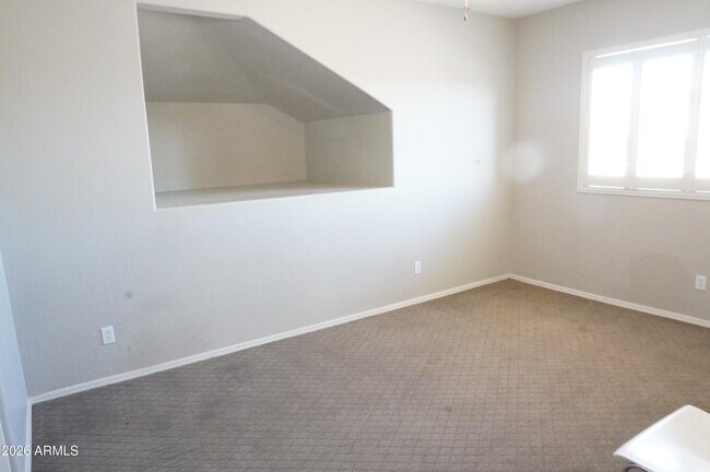 Building Photo - 15410 S 17th Ln