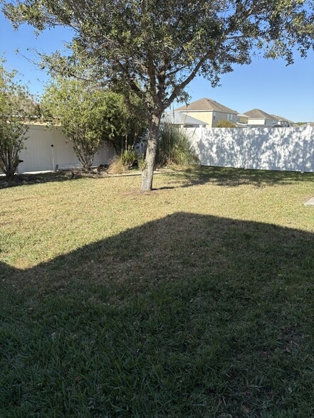 Backyard - Privacy Fence - 5304 Cordgrass Bend Ln