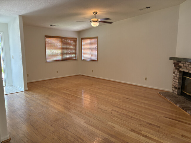 Building Photo - 3627 Avocet Ct