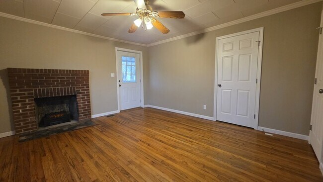 Building Photo - Delightful Home Now For Lease