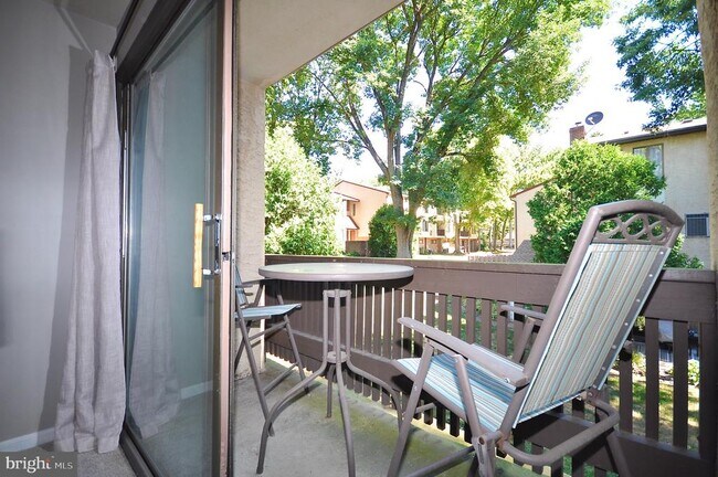 Building Photo - 6 Aspen Way