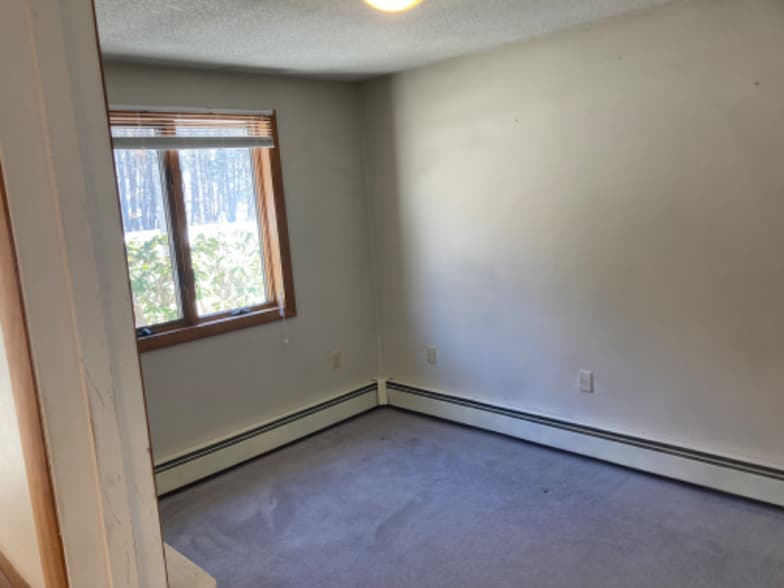 Building Photo - 1187 New Hampshire Rte 175