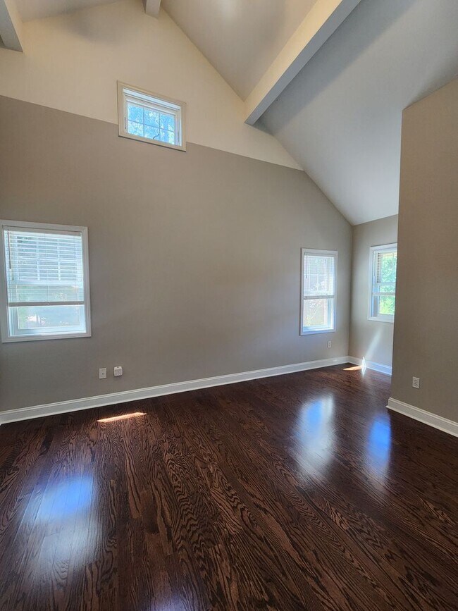 Building Photo - Montford Rental-Asheville