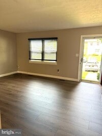 Building Photo - 1296 Holmespun Dr