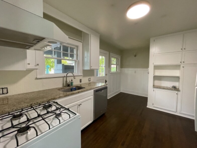 Building Photo - 1306 N 13th St