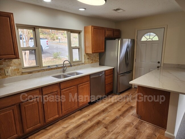 Building Photo - 5802 Tazewell Pike