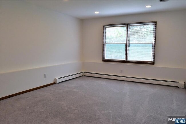 Building Photo - 28 Elmhurst St