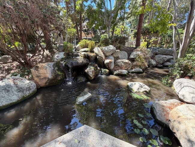 Building Photo - COSTA MESA 2 BEDROOM, 2 BATHROOM CONDO $3,200 (BRISTOL & BAKER)