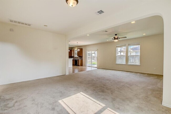 Building Photo - 5912 Sardinia Dr
