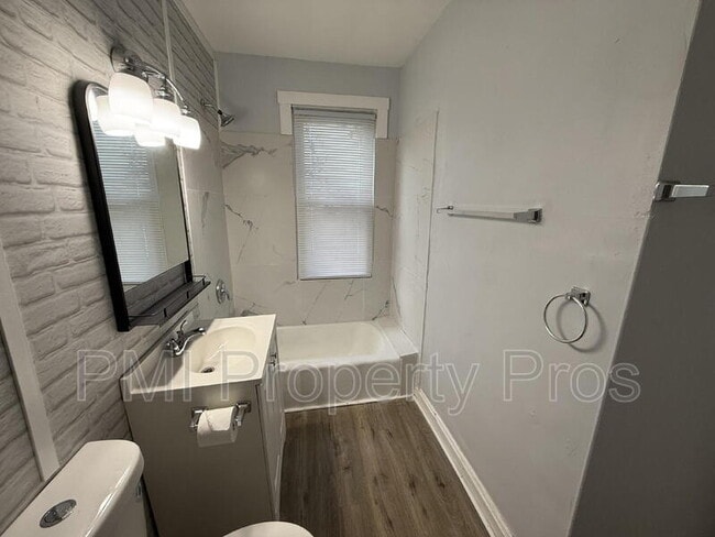 Building Photo - 2853 N Booth St