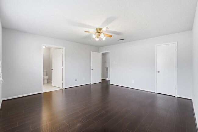 Building Photo - 6807 Falling Waters Dr