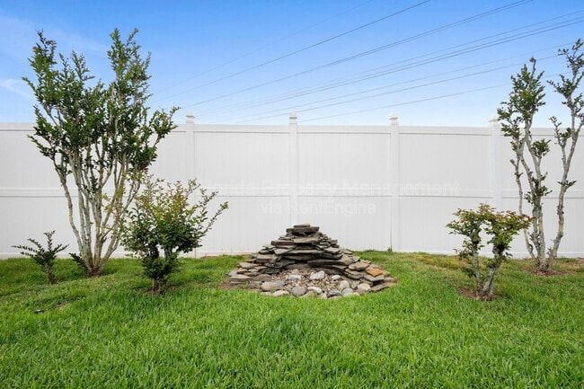 Building Photo - 4657 Willamette Cir