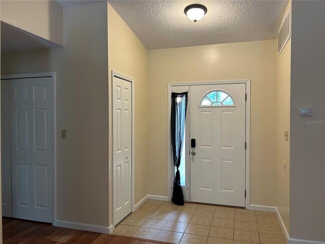 Building Photo - 1524 Southwind Ct