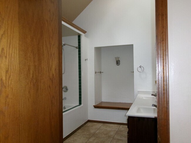Building Photo - Pets Negotiable with Owner Approval!