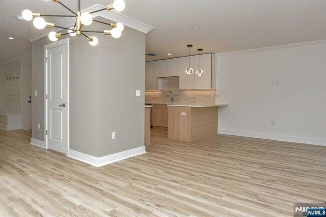 Building Photo - 108 Collignon Way