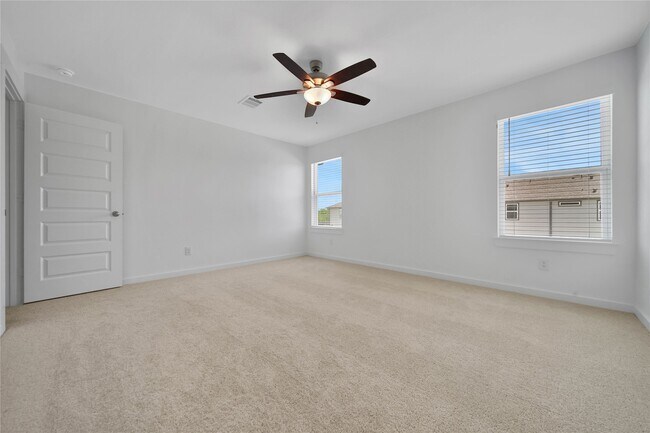 Building Photo - 11915 Carvalho Dr