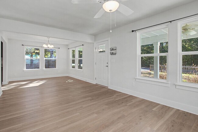 Building Photo - 5230 Richburg St